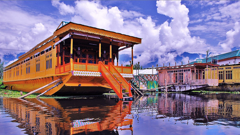 Kashmir Houseboat Tour